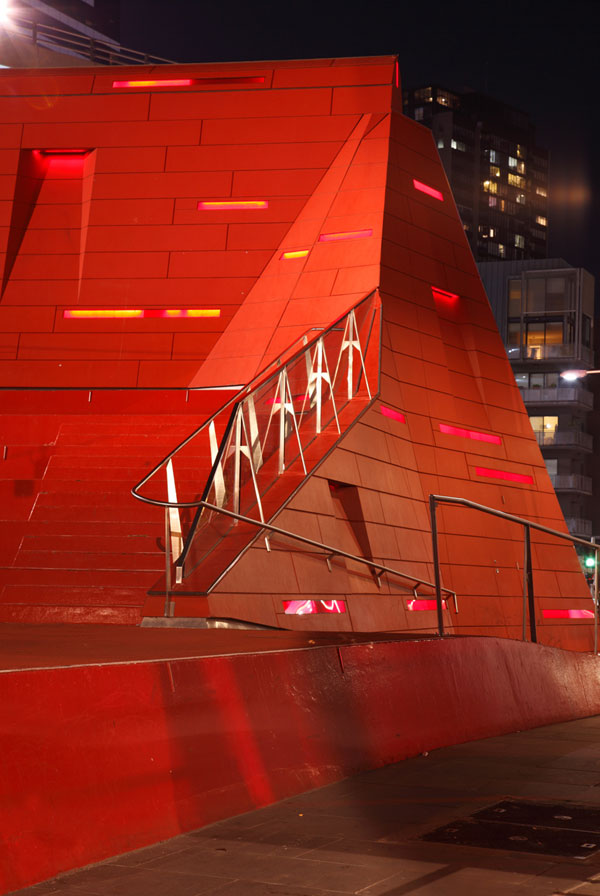 red-stair-001