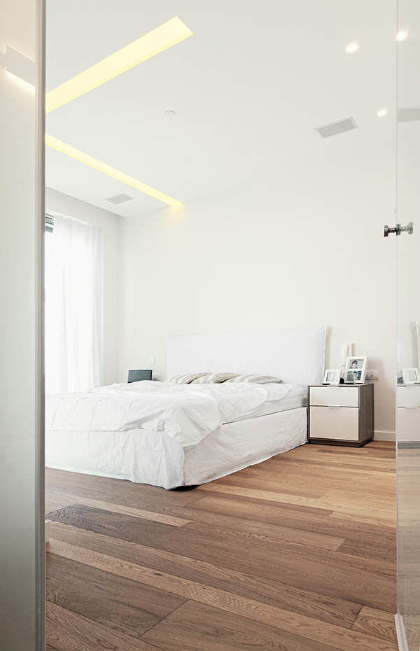 apartment-adorned-with-art-exhibits-14