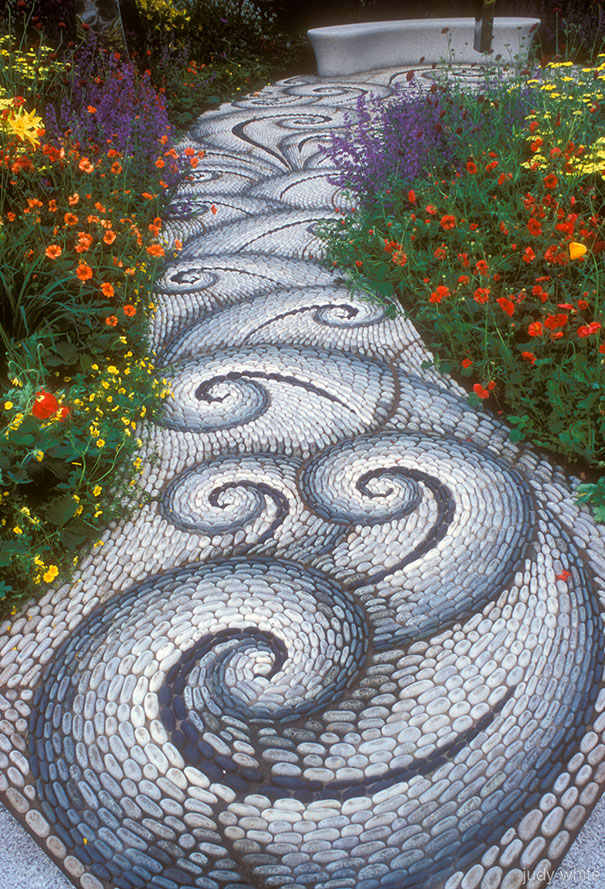 garden-pebble-paths-03