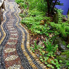 garden-pebble-paths-12