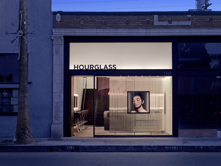 hourglass-store-03