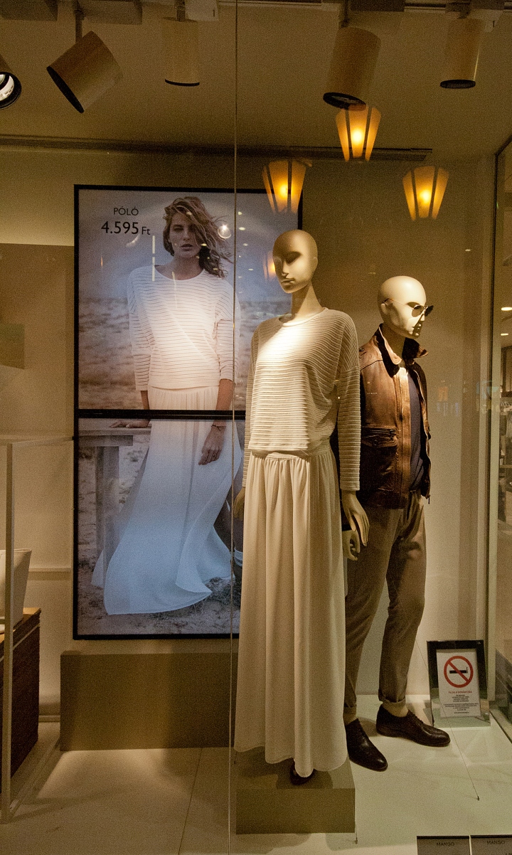 mango-windows-budapest-03