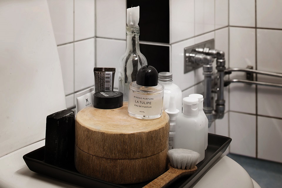 skandinavskiy-dizayn-v-chernom-tsvete-11