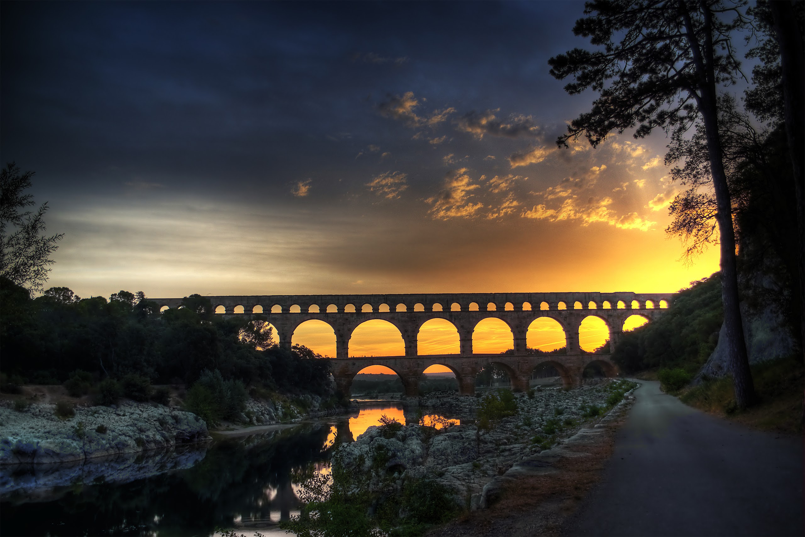 photo-public-and-historical-1107