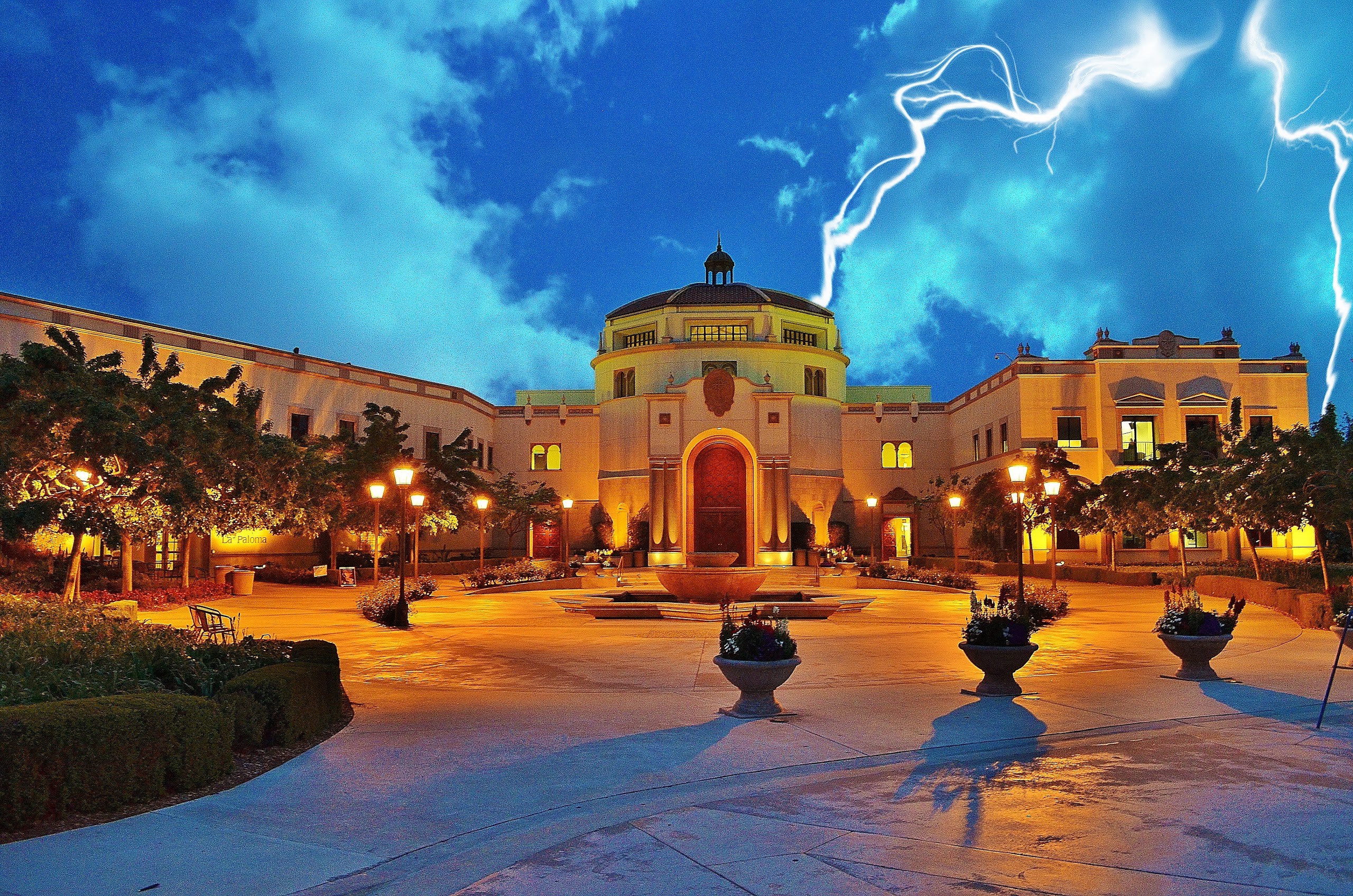 photo-public-and-historical-952