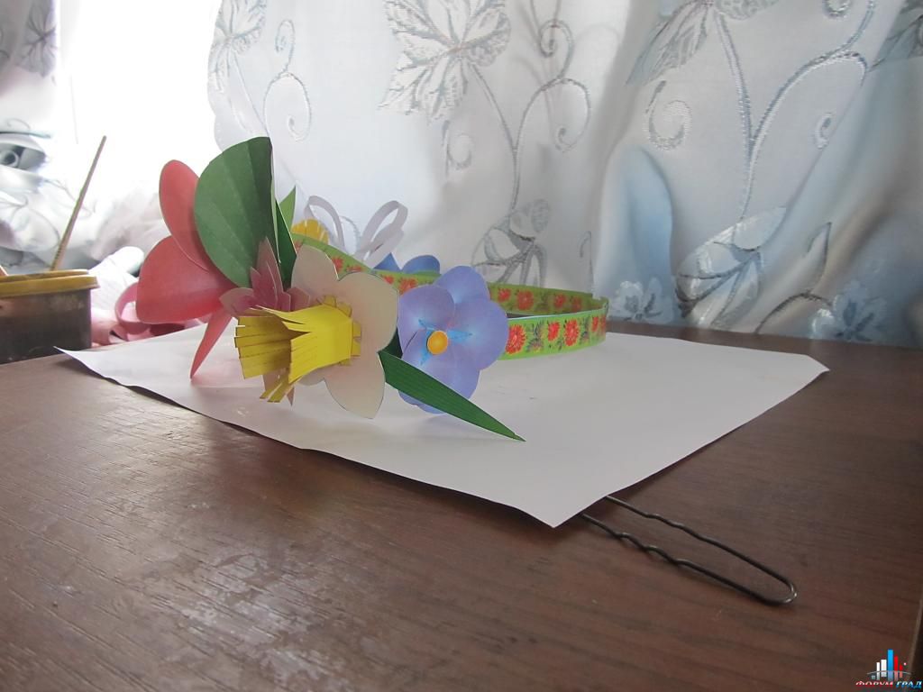 Цветочный венок из бумаги