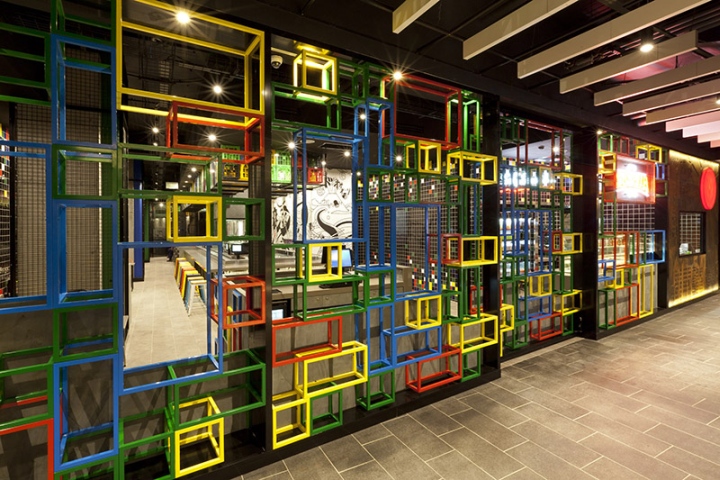 sushizilla-restaurant-kiosk-08