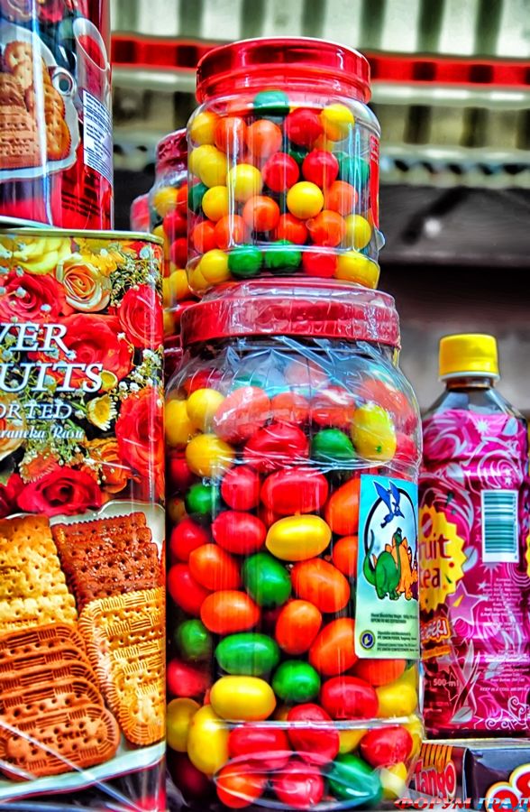 Уличные рынки, палатки.