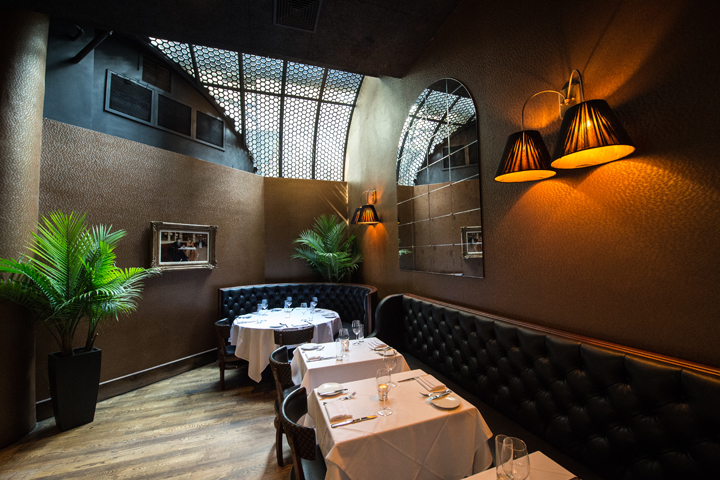 white-street-restaurant-17