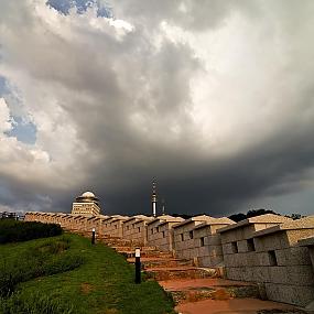 clouds-above-the-fortress-56872623
