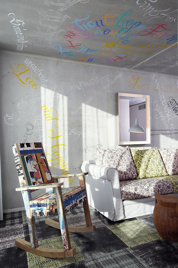 Эксцентричный интерьер отеля Mama Shelter от дизайнера Philippe Starck в Марселе, Франция