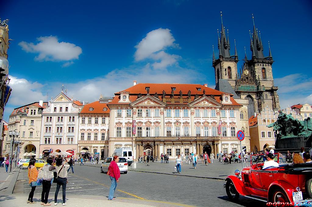 prague-old-town-square-182