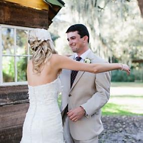 romantic-barn-wedding-with-vintage-and-glam-touches-08