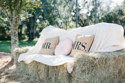 romantic-barn-wedding-with-vintage-and-glam-touches-14