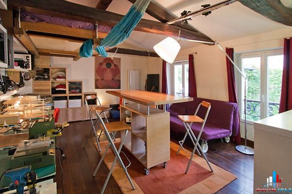 fantasy-young-ladies-in-small-apartment2-3