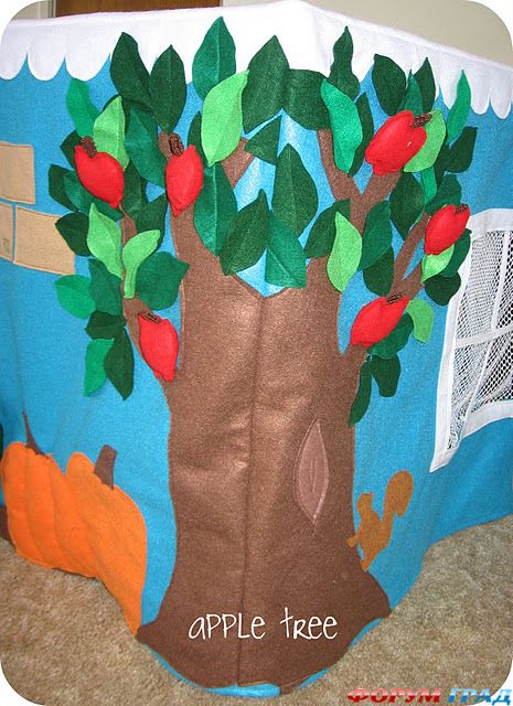felt playhouse apple tree