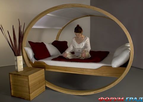 krovat-s-baldahinom-04