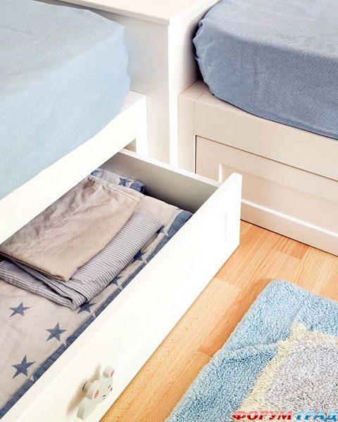 planning-room-for-two-boys3-6