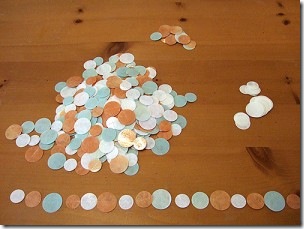 Лампа с абажуром из ламинированной бумаги