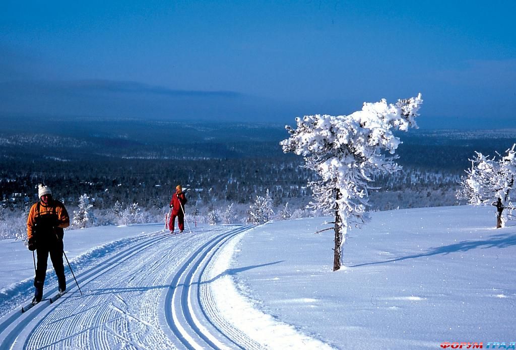 Катание на лыжах при отеле Kakslauttanen