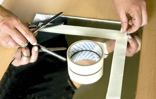 Ирисы на зеркале