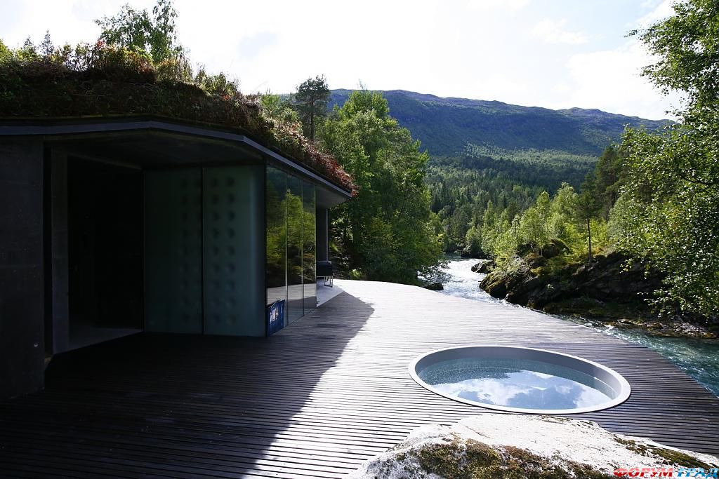 Маленький бассейн в отеле Juvet Landscape