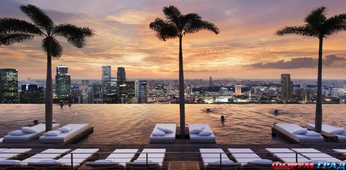 Бассейн на крыше отеля Marina Bay Sands