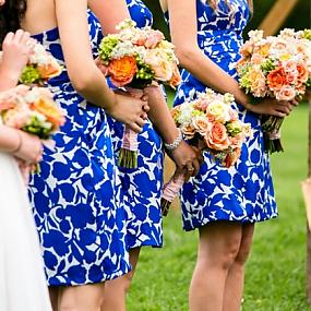 30-pretty-floral-and-printed-bridesmaids-dresses