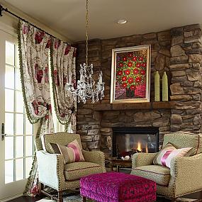 Colorful-contemporary-living-space-in-fuchsia