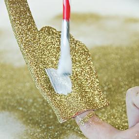 DIY-Glitter-Foam-Fingers