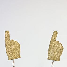 DIY-Glitter-Foam-Fingers