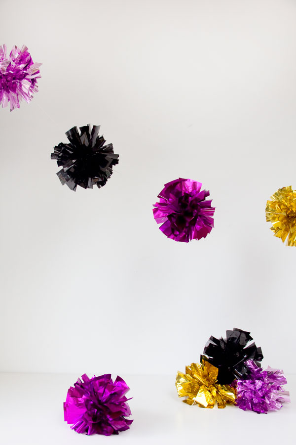 DIY-Mylar-Poms