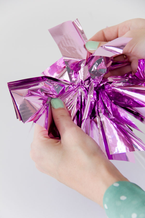 DIY-Mylar-Poms