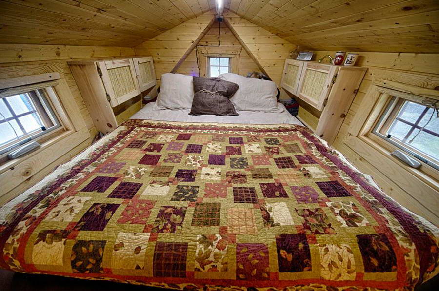 mobile-tiny-tack-house-diy