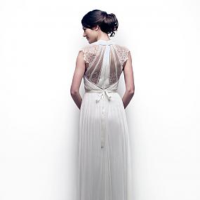 refined-wedding-dresses-by-catherine-deane