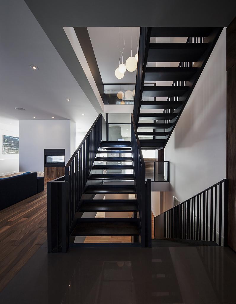 residence-nguyen-in-montreal-by-atelier-moderno
