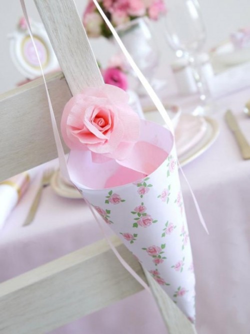 very-quick-diy-paper-cones-for-rose-petals-or-favors