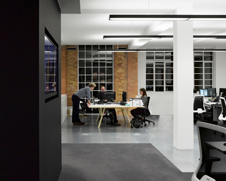 hill-knowlton-strategies-office-03