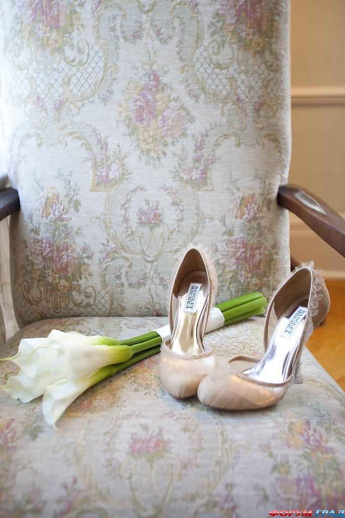 Для ножек невесты