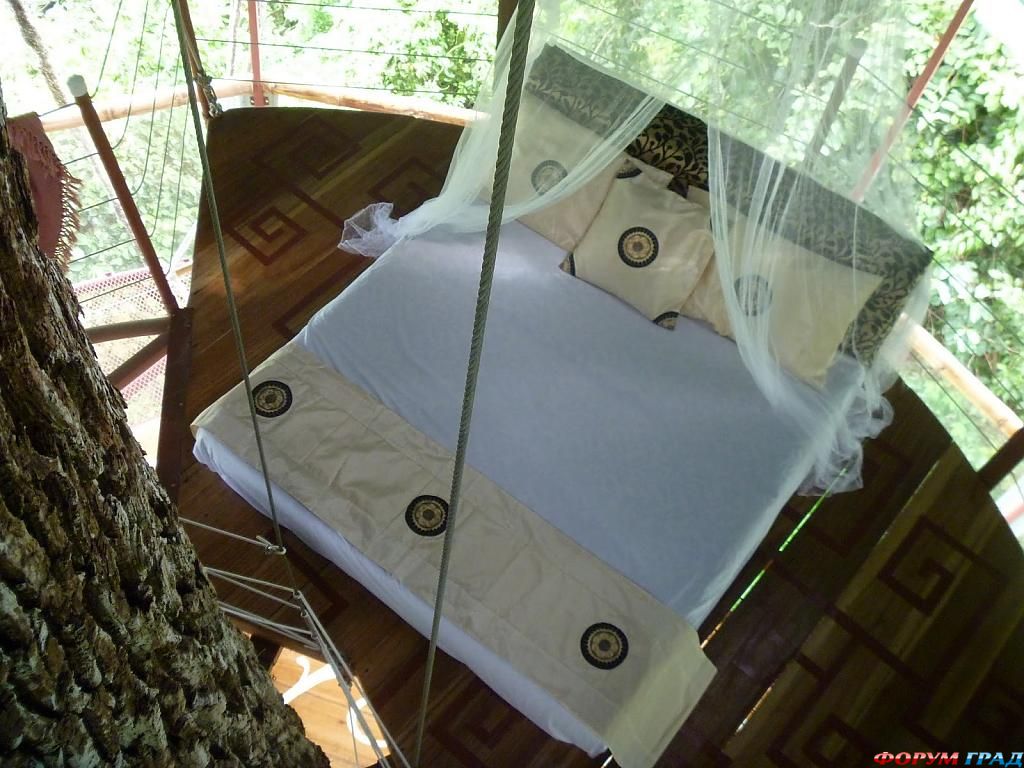 Кровать в отеле Manzanillo