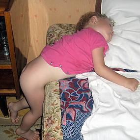 sleeping-babies-funny-pictures-09