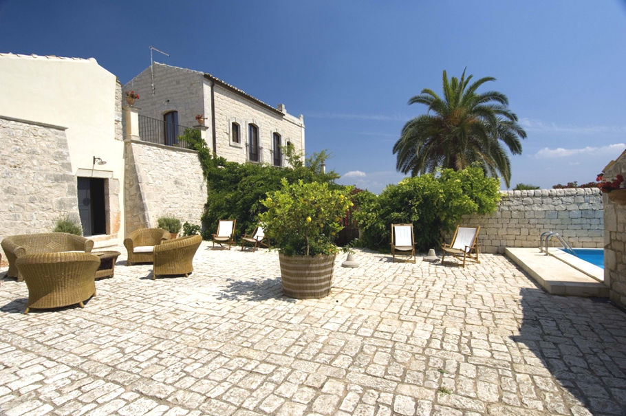luxury-holiday-villas-sicily-09
