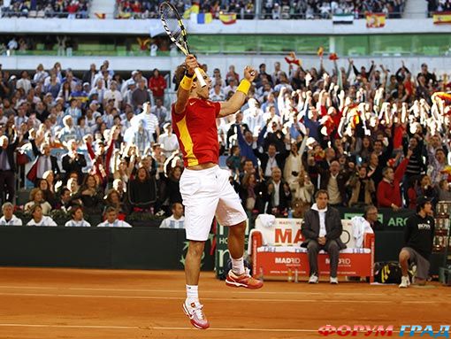 Надаль принес победу Испании