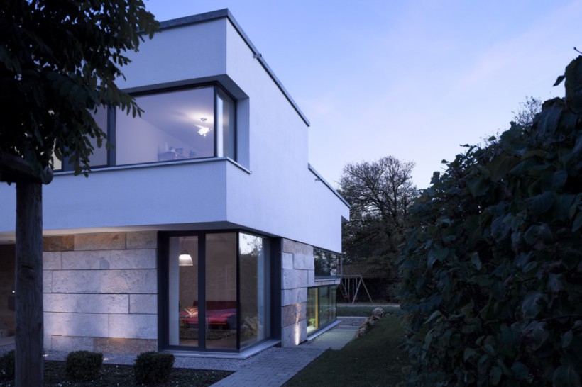 mound-house-designed-by-liebel-architekten-bda-02