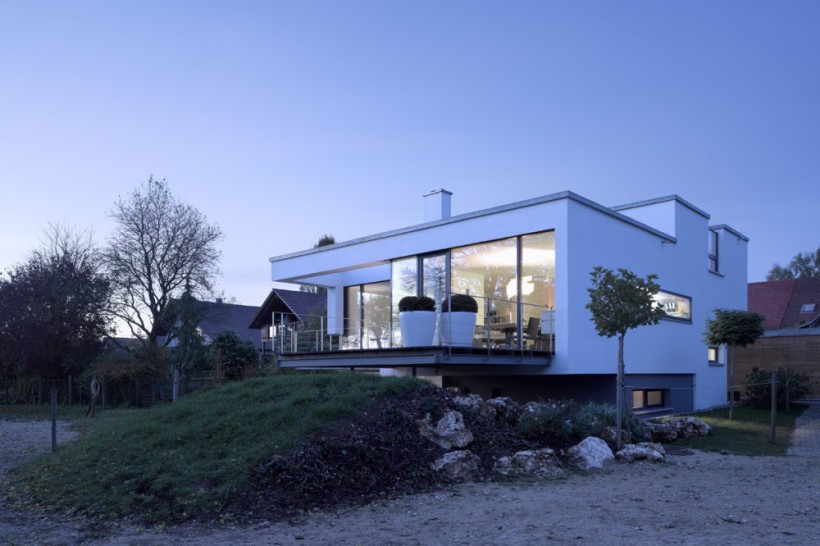 mound-house-designed-by-liebel-architekten-bda-07