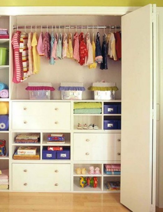 modern-kids-closet-organized-05