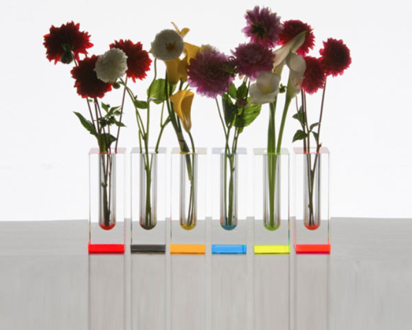 alexandra-von-furstenbergs-plexiglass-furniture-11