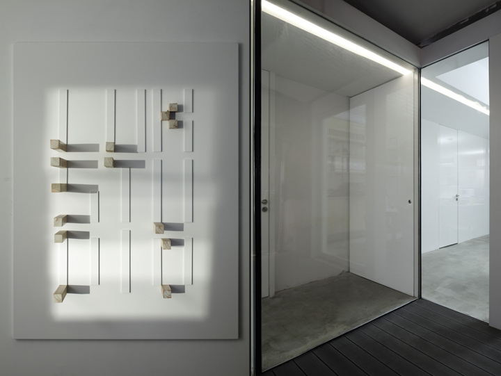 around-tree-office-11