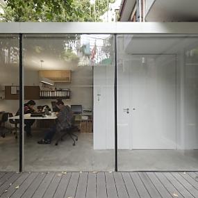 around-tree-office-14