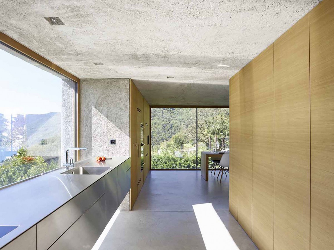 Дом из бетона в Бриссаго, Швейцария